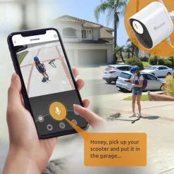 Toucan® Security Floodlight Camera